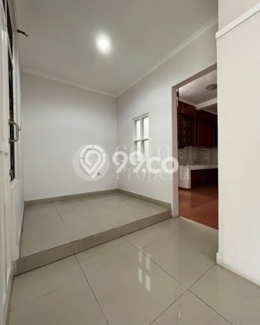 Ready to Use! Luxury House LT 200m2 Desain Elegan di Kota Wisata Ready to Use! Luxury House LT 200m2 Desain Elegan di Kota Wisata