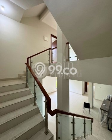 Dijual Rumah Mewah Elegan Dengan View Cantik di Kota Wisata, Bogor Dijual Rumah Mewah Elegan Dengan View Cantik di Kota Wisata, Bogor