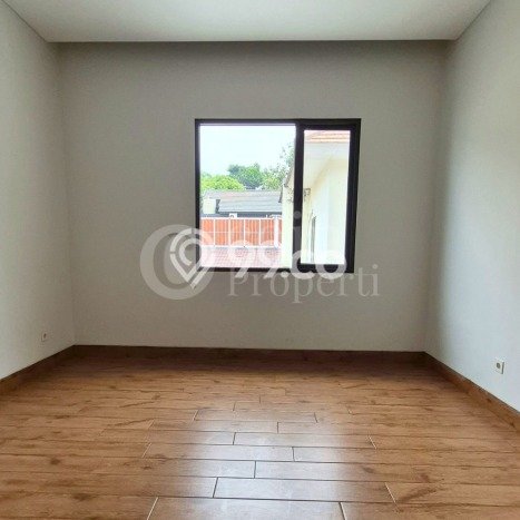 Rumah Modern 5 KT di Legenda Wisata Bogor Unfurnished Rumah Modern 5 KT di Legenda Wisata Bogor Unfurnished