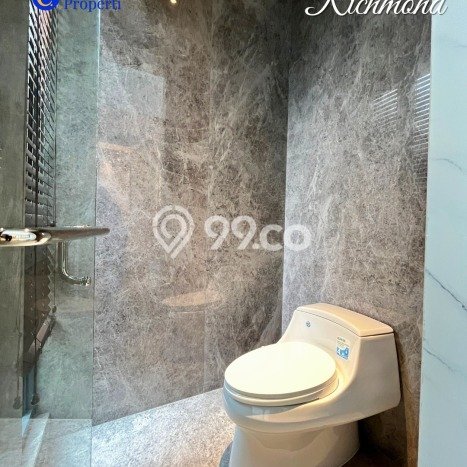 Ready to Use! Luxury House LT 200m2 Desain Modern di Kota Wisata Ready to Use! Luxury House LT 200m2 Desain Modern di Kota Wisata