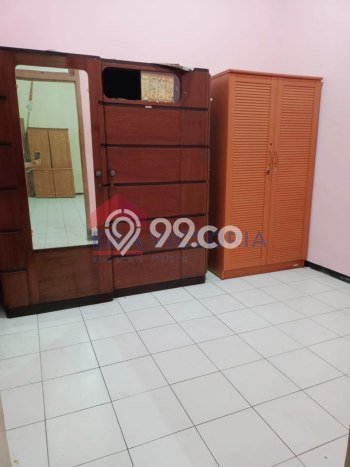 Disewakan! Rumah 5 Kamar Tidur &
2 Kamar Mandi di Tidar, Malang Disewakan! Rumah 5 Kamar Tidur &
2 Kamar Mandi di Tidar, Malang