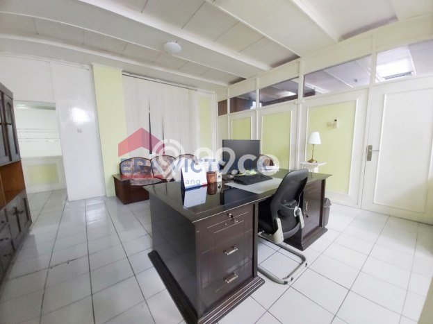 Kantor disewakan di Blimbing Malang dengan luas bangunan 560m2 Kantor disewakan di Blimbing Malang dengan luas bangunan 560m2