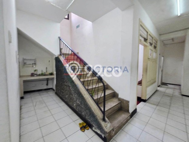 Komersial disewakan di Klojen Malang dengan luas bangunan 500m2 Komersial disewakan di Klojen Malang dengan luas bangunan 500m2