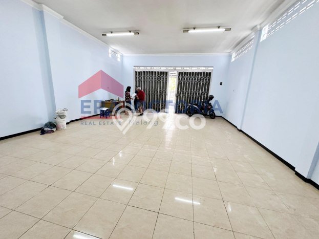 Unit Ruko Dijual di Malang LT 215m2 & LB 150m2 Unit Ruko Dijual di Malang LT 215m2 & LB 150m2