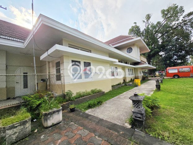Siap Huni Rumah Mewah 3 Kamar di Klojen Dekat ke Mana Saja Siap Huni Rumah Mewah 3 Kamar di Klojen Dekat ke Mana Saja