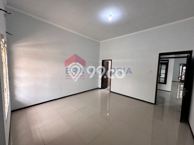 Lokasi terbaik! Rumah siap pakai disewakan di Lowokwaru LB 170m2 Lokasi terbaik! Rumah siap pakai disewakan di Lowokwaru LB 170m2
