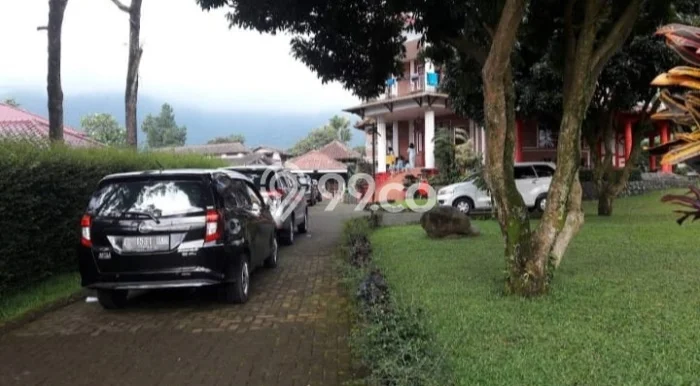 FOR SALE! Vila Kawasan Cisarua, Area 1680m2m², Posisi Strategis FOR SALE! Vila Kawasan Cisarua, Area 1680m2m², Posisi Strategis