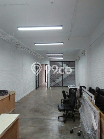 Ruko Dijual di Jakarta Selatan LT 85m2 & LB 240m2 Lokasi Terbaik! Ruko Dijual di Jakarta Selatan LT 85m2 & LB 240m2 Lokasi Terbaik!
