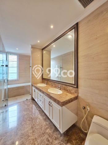 Hunian Elit LB 300m2 Siap Huni Desain Elegan di Pondok Indah, Jakarta Selatan Hunian Elit LB 300m2 Siap Huni Desain Elegan di Pondok Indah, Jakarta Selatan