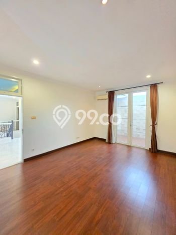 Hunian Elit LB 300m2 Siap Huni Desain Elegan di Pondok Indah, Jakarta Selatan Hunian Elit LB 300m2 Siap Huni Desain Elegan di Pondok Indah, Jakarta Selatan
