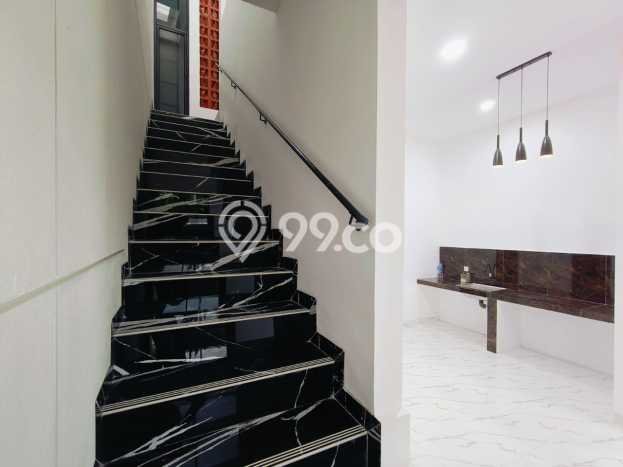 Rumah Strategis Modern Lb 94m2 di Limo, Depok Rumah Strategis Modern Lb 94m2 di Limo, Depok