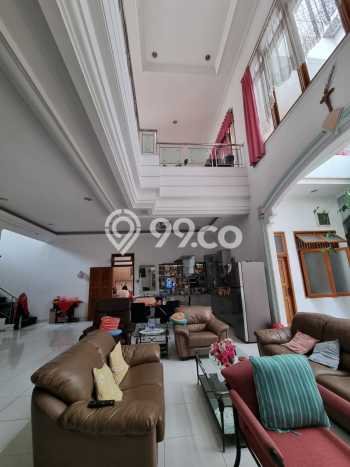Hunian Mewah LB 470m2 Siap Pakai Desain Elegan di Jelambar, Jakarta Barat Hunian Mewah LB 470m2 Siap Pakai Desain Elegan di Jelambar, Jakarta Barat