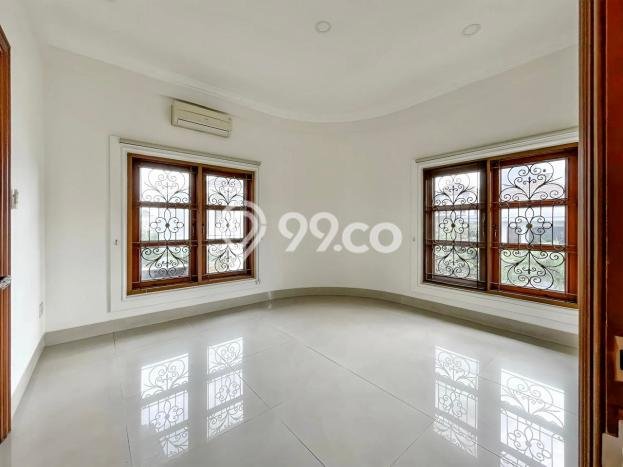 Rumah Mewah LB 400m2 Siap Pakai Desain Elegan di Permata Buana, Jakarta Barat Rumah Mewah LB 400m2 Siap Pakai Desain Elegan di Permata Buana, Jakarta Barat