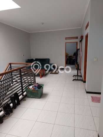 SIAP HUNI! Rumah Strategis di Baleendah, Luas 102m² Bangunan 210m² SIAP HUNI! Rumah Strategis di Baleendah, Luas 102m² Bangunan 210m²