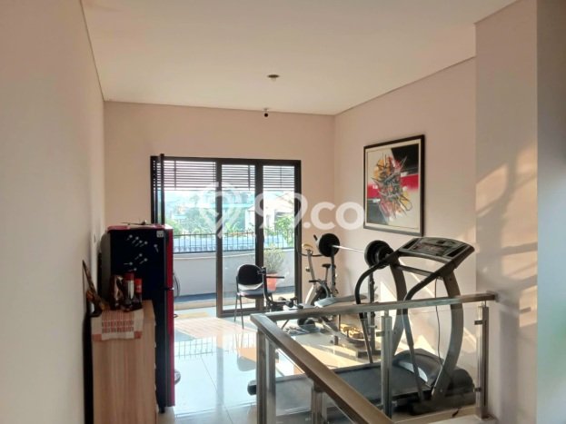 Rumah Elit Modern Siap Huni di Meruya Jakarta Barat Rumah Elit Modern Siap Huni di Meruya Jakarta Barat