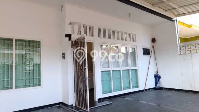Rumah Disewakan Jakarta Barat LT 144m2 LB 150m2 Area Joglo Rumah Disewakan Jakarta Barat LT 144m2 LB 150m2 Area Joglo
