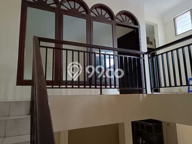 Rumah Elit Modern Siap Huni di Taman Meruya Jakarta Barat Rumah Elit Modern Siap Huni di Taman Meruya Jakarta Barat