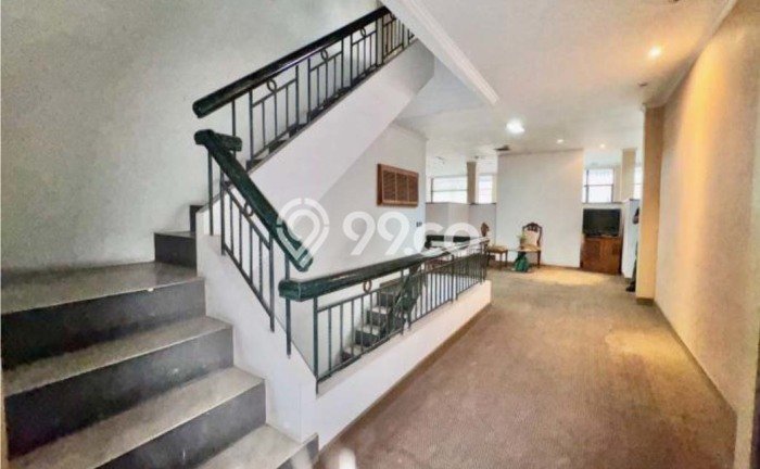 Ruko Bagus Dijual LB 1110m2 Lokasi Strategis Jakarta Barat Area Cocok untuk Bisnis Ruko Bagus Dijual LB 1110m2 Lokasi Strategis Jakarta Barat Area Cocok untuk Bisnis