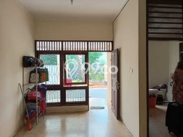 Rumah Elit Modern Siap Huni di Taman Meruya Jakarta Barat Rumah Elit Modern Siap Huni di Taman Meruya Jakarta Barat