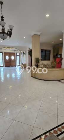 Rumah Luxury Modern Tanpa Renovasi di Intercon Jakarta Barat Rumah Luxury Modern Tanpa Renovasi di Intercon Jakarta Barat
