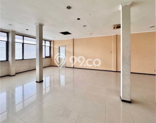 Ruko Bagus Dijual LB 1110m2 Lokasi Strategis Jakarta Barat Area Cocok untuk Bisnis Ruko Bagus Dijual LB 1110m2 Lokasi Strategis Jakarta Barat Area Cocok untuk Bisnis