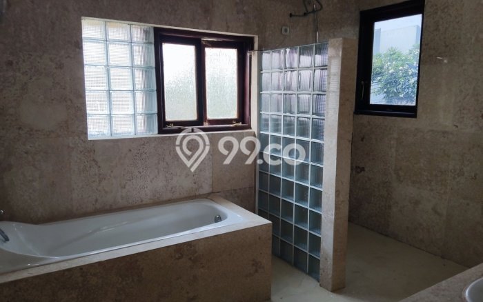 UNIT SPESIAL! Rumah di Cilandak, 4 KM, Dekat Pusat Kota, LT 463m2m² Bangunan 600m2m² UNIT SPESIAL! Rumah di Cilandak, 4 KM, Dekat Pusat Kota, LT 463m2m² Bangunan 600m2m²