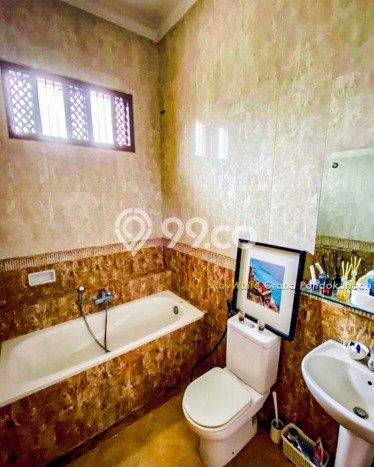 Ready to Use! Premium House LT 634m2 Desain Elegan di Warung Buncit Ready to Use! Premium House LT 634m2 Desain Elegan di Warung Buncit