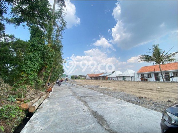 Lahan Kosong Dijual di Sleman dengan Area 200m2 Lahan Kosong Dijual di Sleman dengan Area 200m2