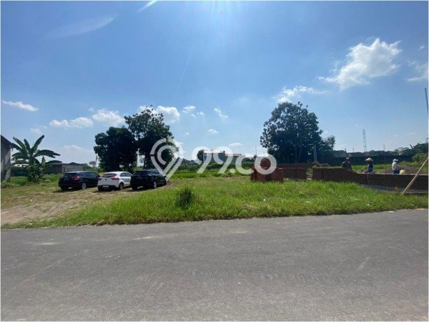 Tanah Area Prospektif di Kalasan, Luas 205m², Dekat ke Fasilitas, Lingkungan Asri Tanah Area Prospektif di Kalasan, Luas 205m², Dekat ke Fasilitas, Lingkungan Asri