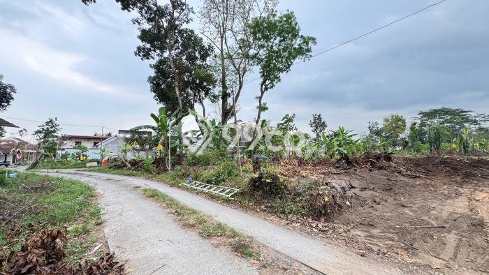 Untuk Dijual Tanah di Ngaglik Sleman Luas 262m2 - Untuk Dijual Tanah di Ngaglik Sleman Luas 262m2 -