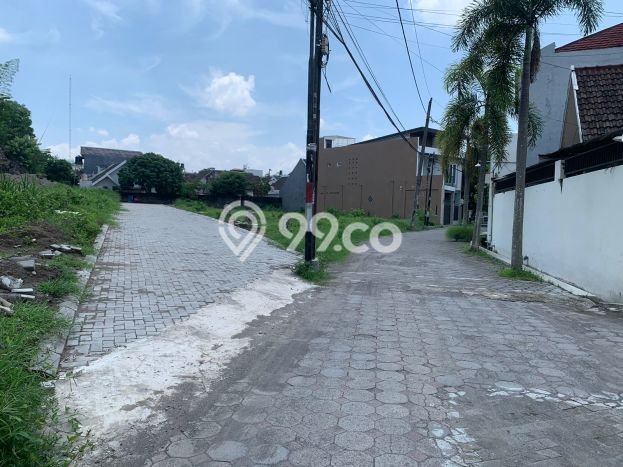 AREA PROSPEKTIF! Tanah di Sleman, Luas 142m², Akses Fasilitas Umum AREA PROSPEKTIF! Tanah di Sleman, Luas 142m², Akses Fasilitas Umum