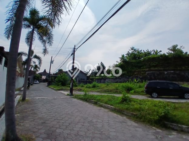AREA PROSPEKTIF! Tanah di Sleman, Luas 142m², Akses Fasilitas Umum AREA PROSPEKTIF! Tanah di Sleman, Luas 142m², Akses Fasilitas Umum