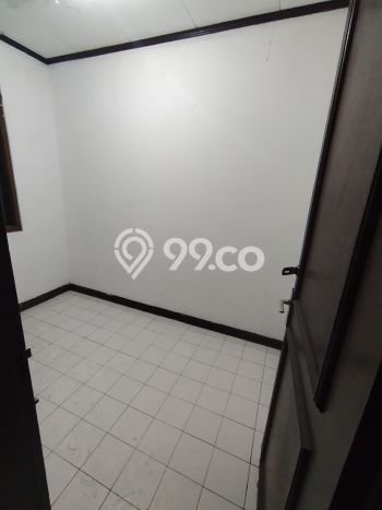 Disewakan! Rumah 2 Kamar Tidur &
2 Kamar Mandi di Duta Garden, Tangerang Disewakan! Rumah 2 Kamar Tidur &
2 Kamar Mandi di Duta Garden, Tangerang