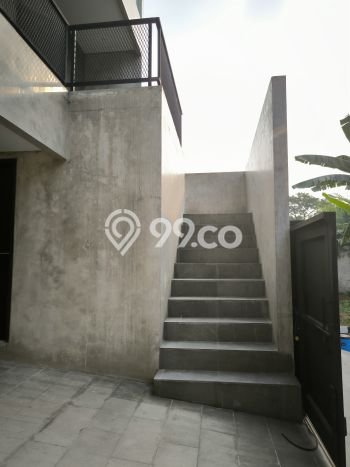 Hunian Mewah Siap Huni LT 200m2 di Kembangan, Jakarta Barat Hunian Mewah Siap Huni LT 200m2 di Kembangan, Jakarta Barat