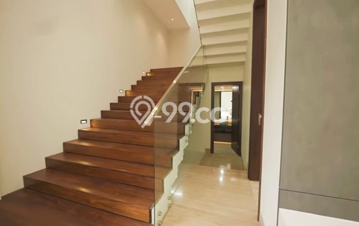Jual Rumah Mewah Megah Dengan View Eksklusif di BSD City, Tangerang Jual Rumah Mewah Megah Dengan View Eksklusif di BSD City, Tangerang