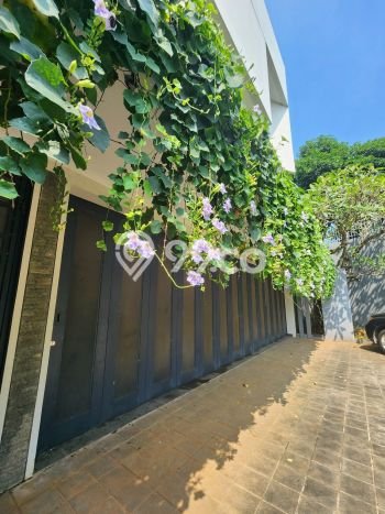 Jual Rumah Mewah Megah Dengan View Eksklusif di BSD City, Tangerang Jual Rumah Mewah Megah Dengan View Eksklusif di BSD City, Tangerang