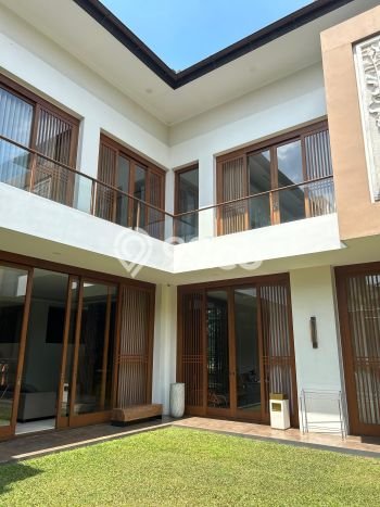 Rumah Luxury Modern Tanpa Renovasi di BSD Tangerang Rumah Luxury Modern Tanpa Renovasi di BSD Tangerang