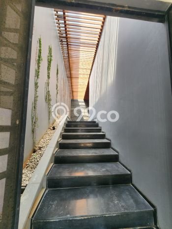 Jual Rumah Mewah Megah Dengan View Eksklusif di BSD City, Tangerang Jual Rumah Mewah Megah Dengan View Eksklusif di BSD City, Tangerang