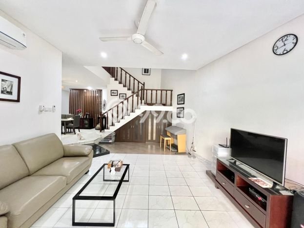 Jual Rumah Luas Megah Dengan View Eksklusif di Bintaro, Tangerang Selatan Jual Rumah Luas Megah Dengan View Eksklusif di Bintaro, Tangerang Selatan