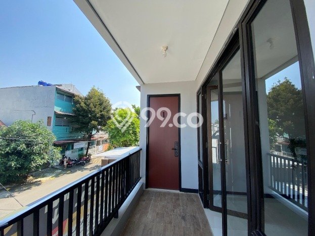 Hunian Mewah LB 200m2 Siap Pakai Desain Elegan di Bintaro, Tangerang Selatan Hunian Mewah LB 200m2 Siap Pakai Desain Elegan di Bintaro, Tangerang Selatan