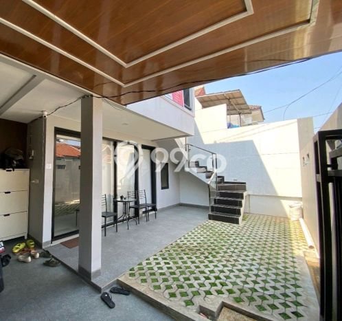 Hunian Mewah LB 200m2 Siap Pakai Desain Elegan di Bintaro, Tangerang Selatan Hunian Mewah LB 200m2 Siap Pakai Desain Elegan di Bintaro, Tangerang Selatan