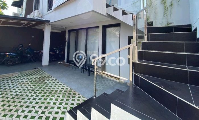 Hunian Mewah LB 200m2 Siap Pakai Desain Elegan di Bintaro, Tangerang Selatan Hunian Mewah LB 200m2 Siap Pakai Desain Elegan di Bintaro, Tangerang Selatan