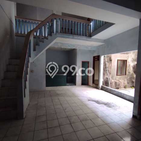 Rumah Strategis di Rungkut, Surabaya, LT 200m2m² LB 150m2m² - BISA KPR! Rumah Strategis di Rungkut, Surabaya, LT 200m2m² LB 150m2m² - BISA KPR!