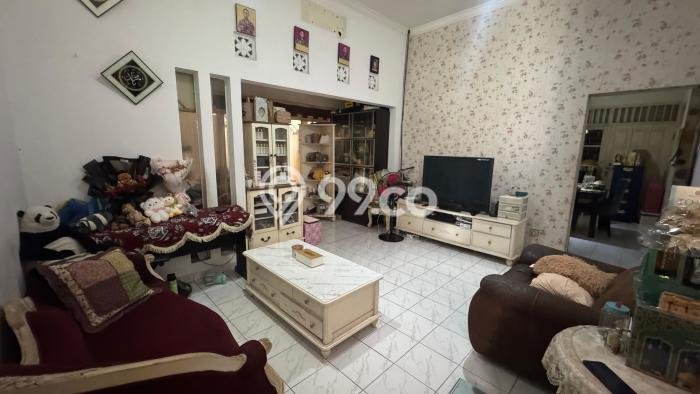 Dijual Rumah Premium dengan Fasilitas Sekitar Lengkap di Rungkut, Surabaya Dijual Rumah Premium dengan Fasilitas Sekitar Lengkap di Rungkut, Surabaya