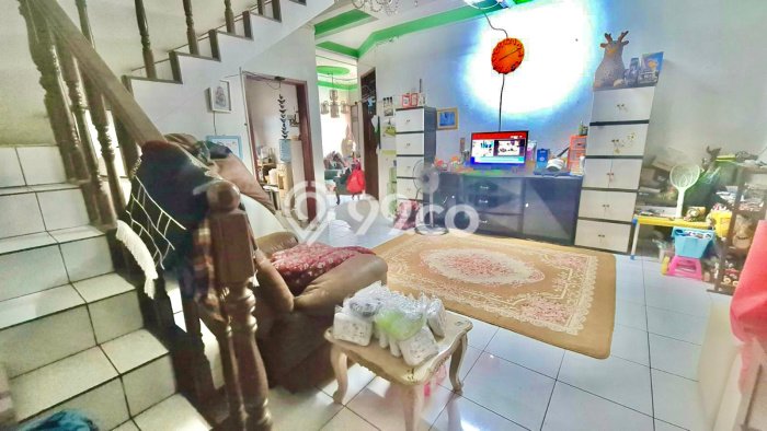 Dijual Rumah Luas Elegan Dengan View Cantik di Meruya, Jakarta Barat Dijual Rumah Luas Elegan Dengan View Cantik di Meruya, Jakarta Barat