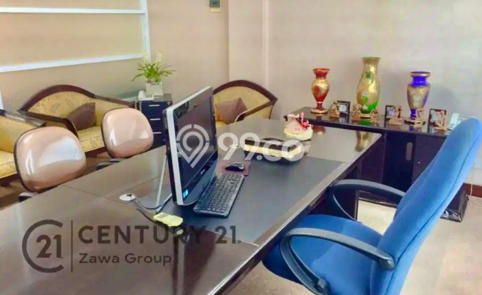 Disewakan Ruko di Kawasan Ramai Central Park Luas 300m2 Disewakan Ruko di Kawasan Ramai Central Park Luas 300m2