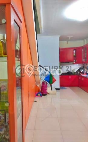 Ruko Dijual di Prime Area Jakarta Barat Luas 240m2 Ruko Dijual di Prime Area Jakarta Barat Luas 240m2