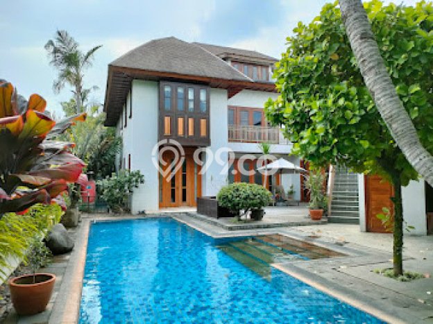 Rumah Mewah Akses Strategis di Tangerang Semi Furnished Rumah Mewah Akses Strategis di Tangerang Semi Furnished