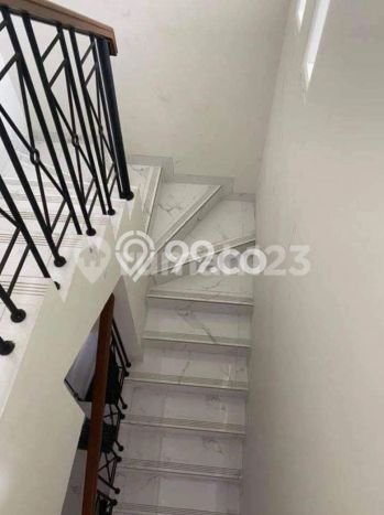 For Sale! Premium House LT 200m2 Desain Elegan di Taman Grisenda For Sale! Premium House LT 200m2 Desain Elegan di Taman Grisenda