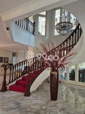 Rumah Mewah LB 516m2 Siap Huni Desain Elegan di Pluit, Jakarta Utara Rumah Mewah LB 516m2 Siap Huni Desain Elegan di Pluit, Jakarta Utara